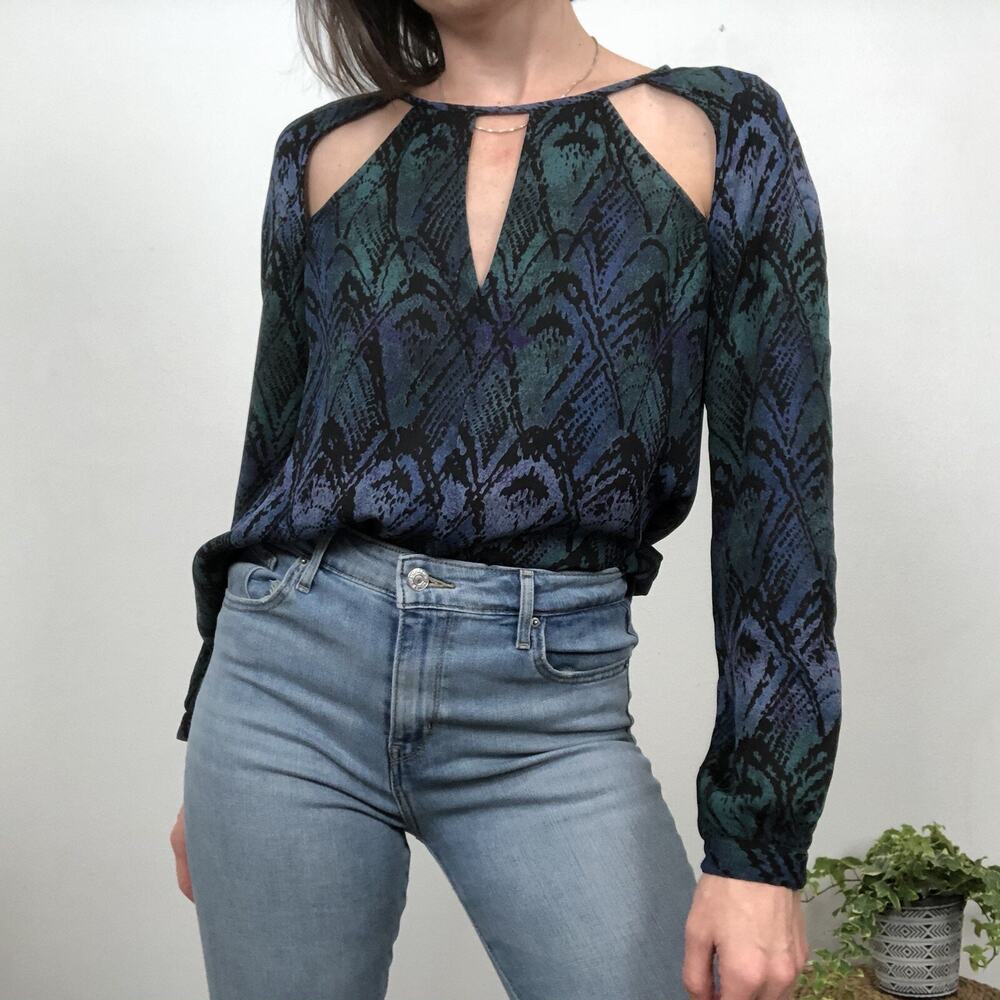 Ecote Long Sleeve Printed Cutout Top Blouse Blue Green Purple Black Medium